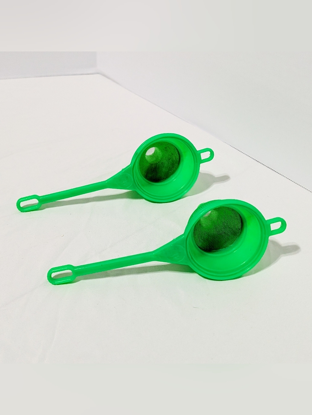 Plastic Strainers with Funnel Attachments, Green - Picture 2 of 8
